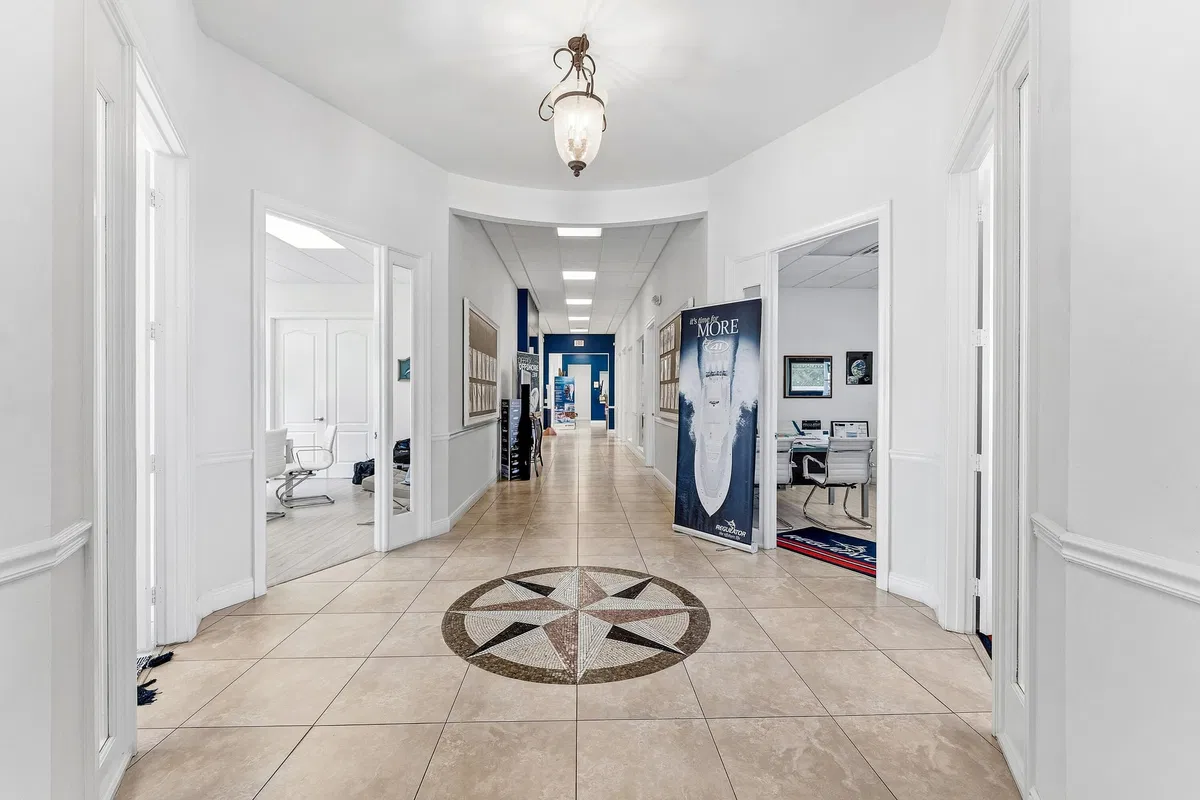 Residence photo 16