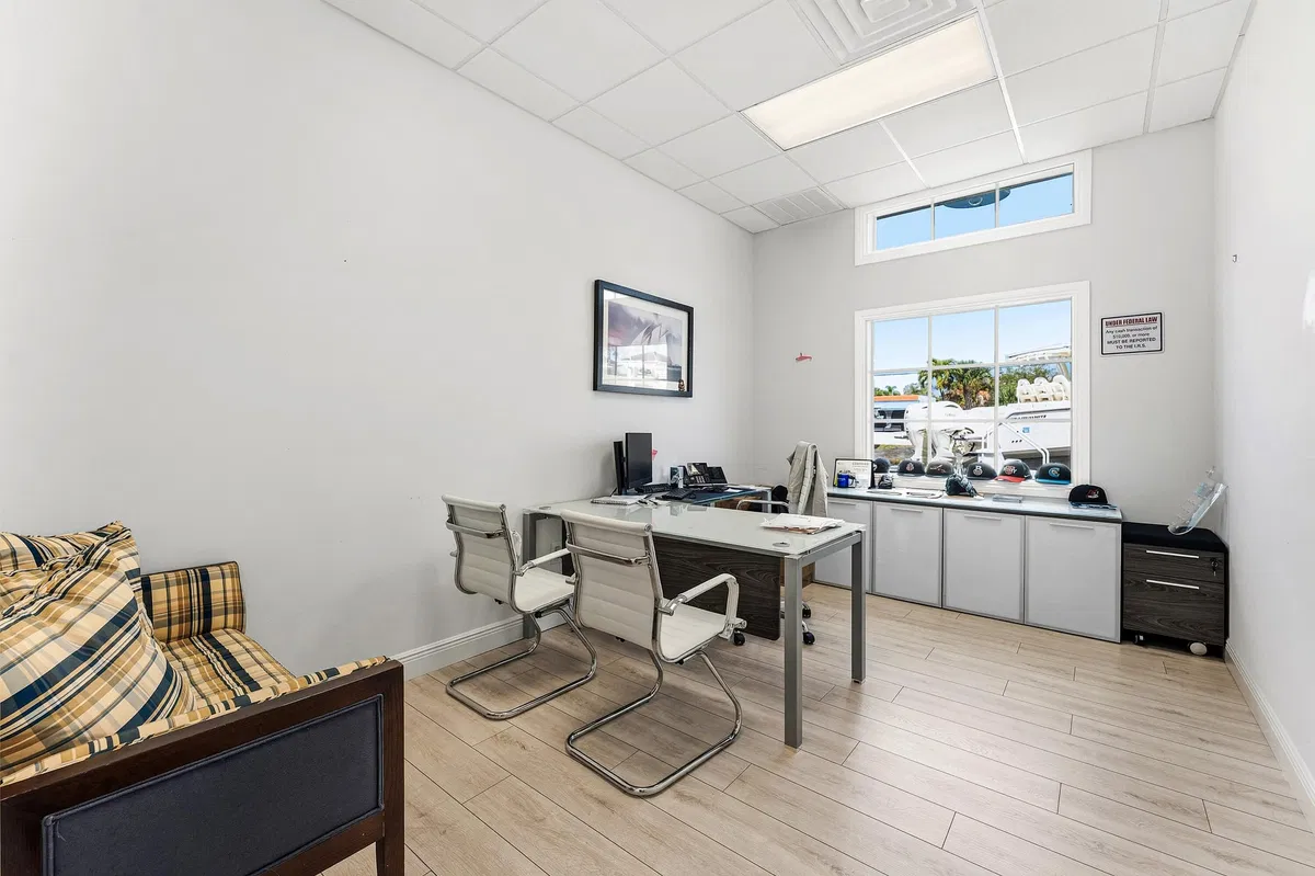 Residence photo 25