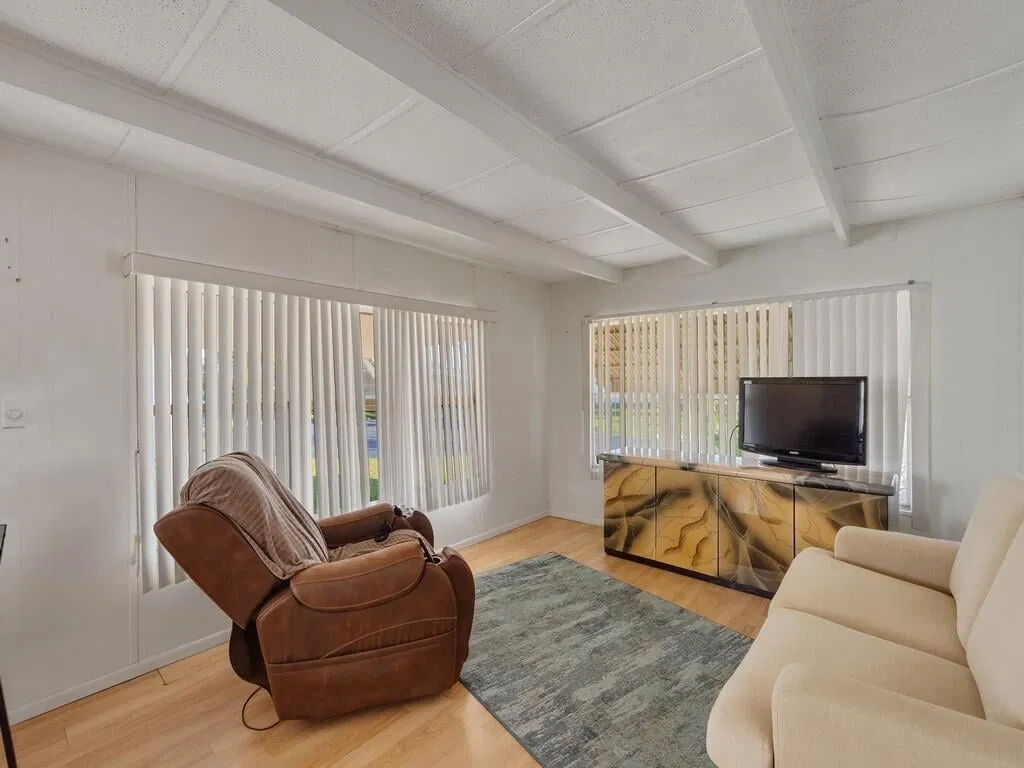 Residence photo 10