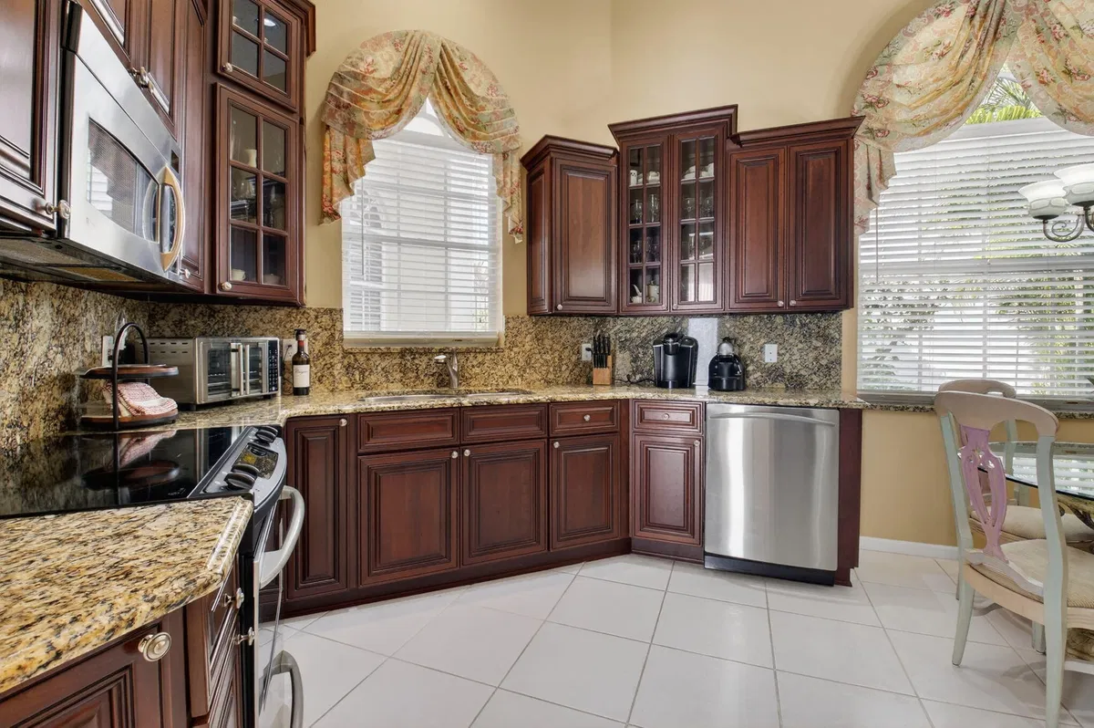 Residence photo 19