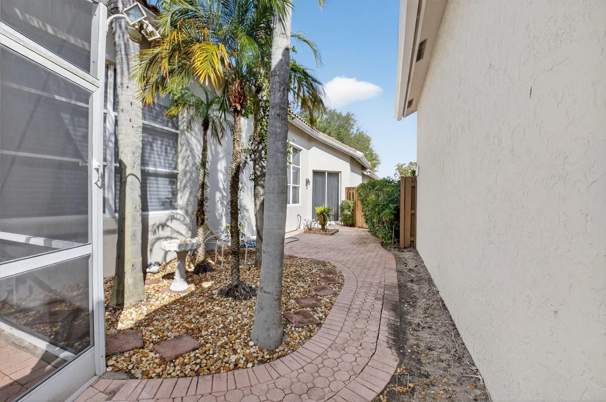 Residence photo 43
