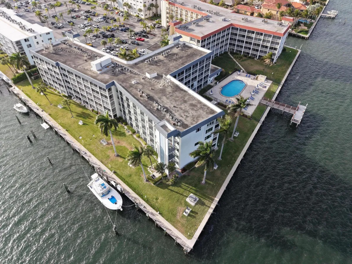 Paradise Harbour North Palm Beach Unit 304 photo 7