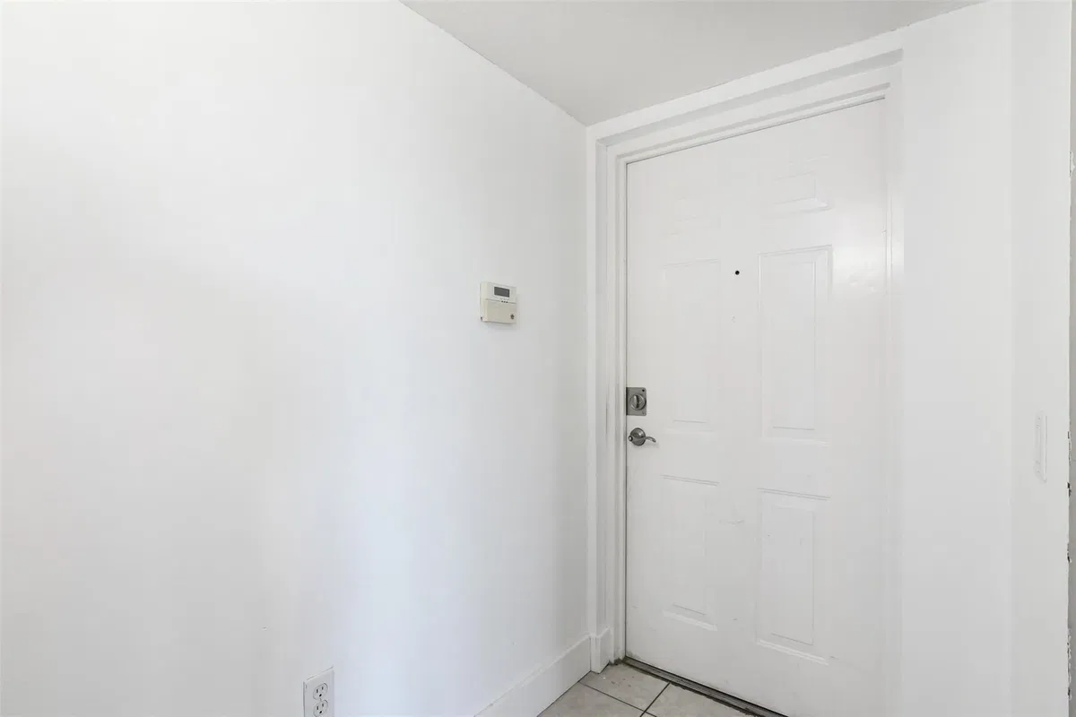 Unit 224 photo 28