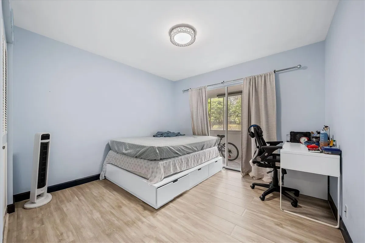 Unit B1 photo 19