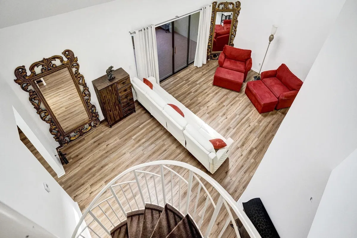 Residence photo 4
