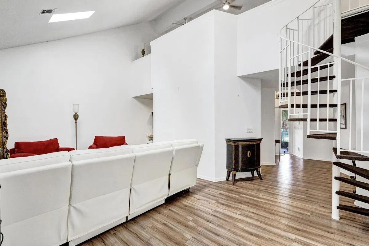 Residence photo 19