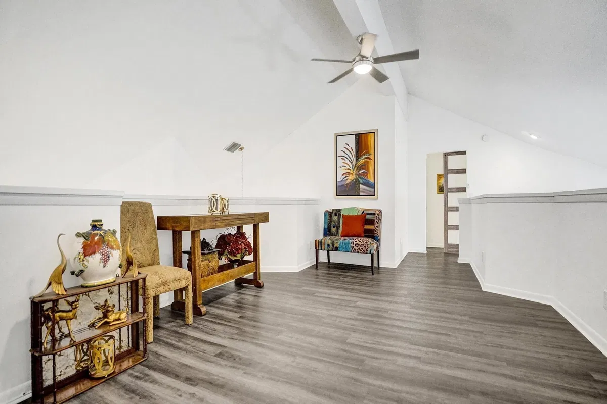 Residence photo 28