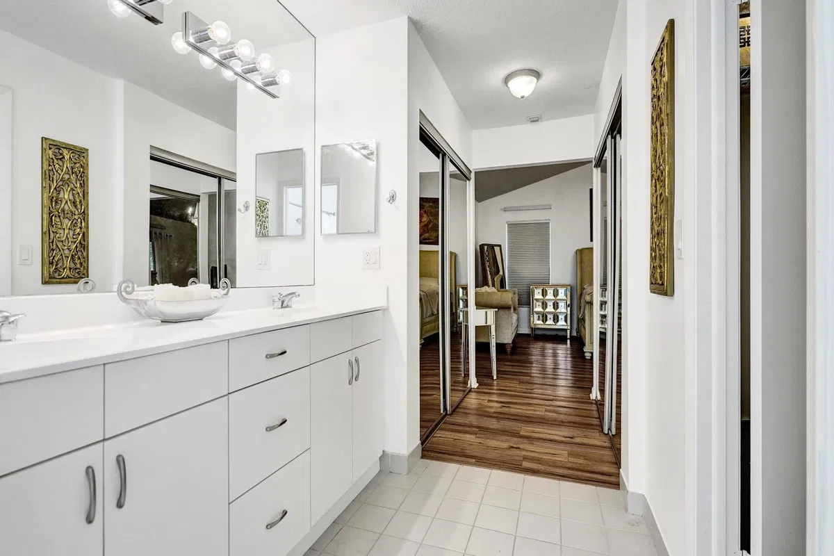 Residence photo 37