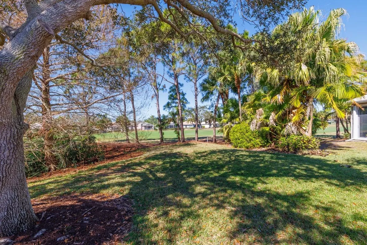 Monarch Country Club Residence photo 34