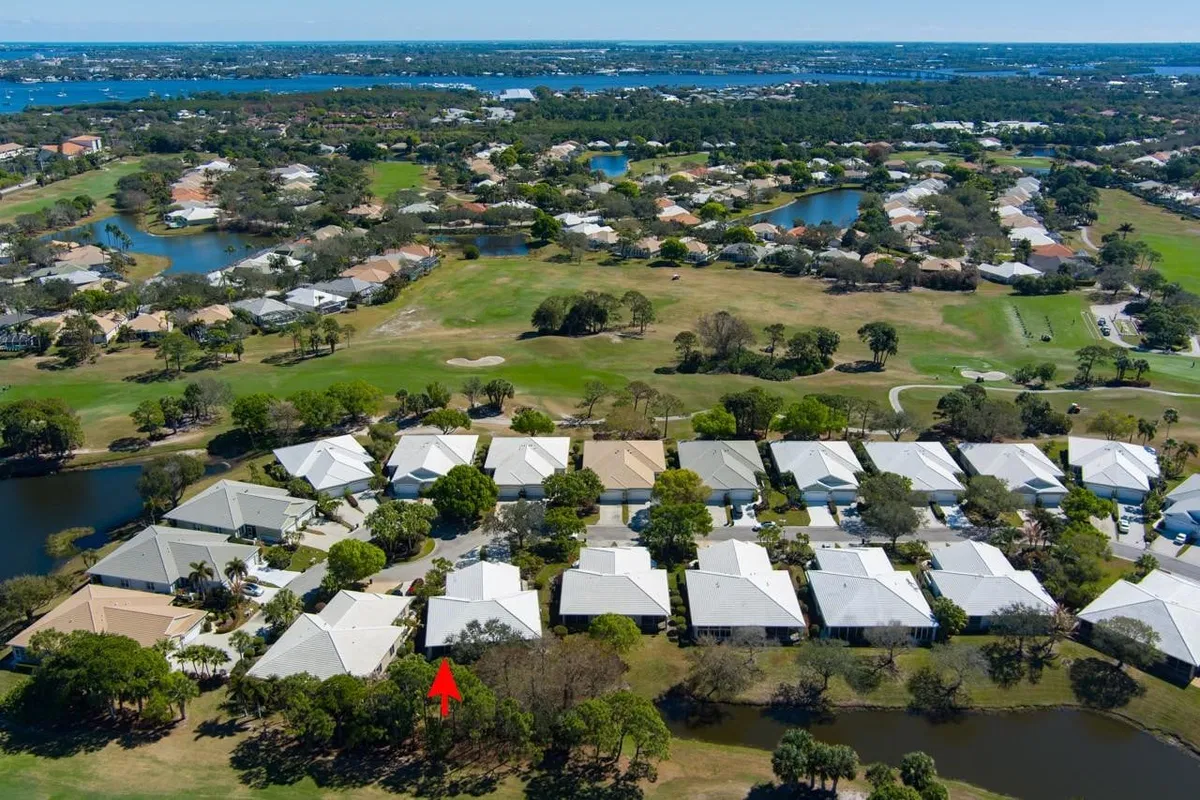 Monarch Country Club Residence photo 40