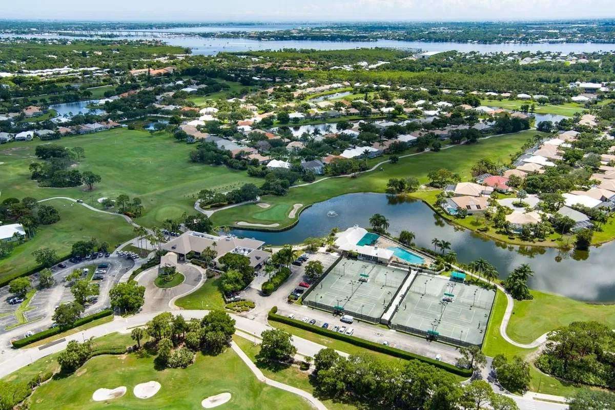 Monarch Country Club Residence photo 52