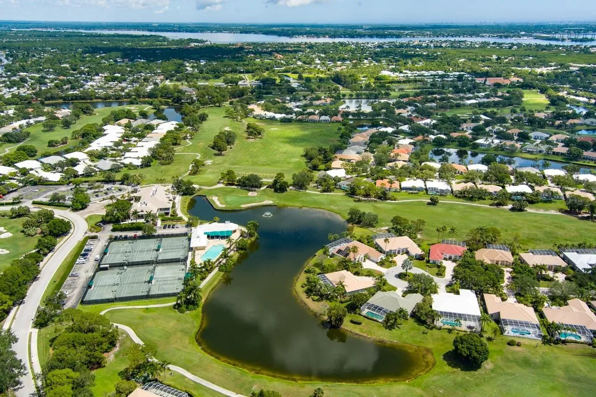 Monarch Country Club Residence photo 55