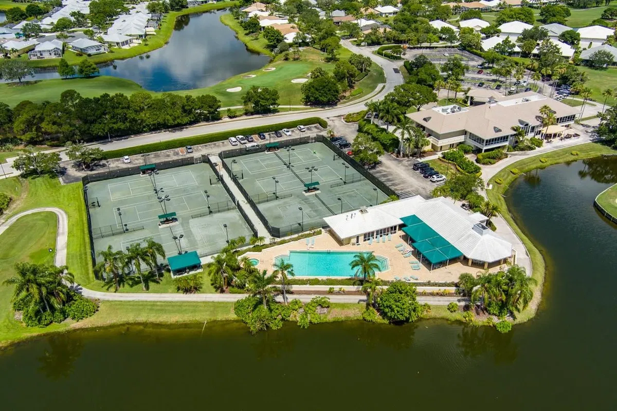 Monarch Country Club Residence photo 58