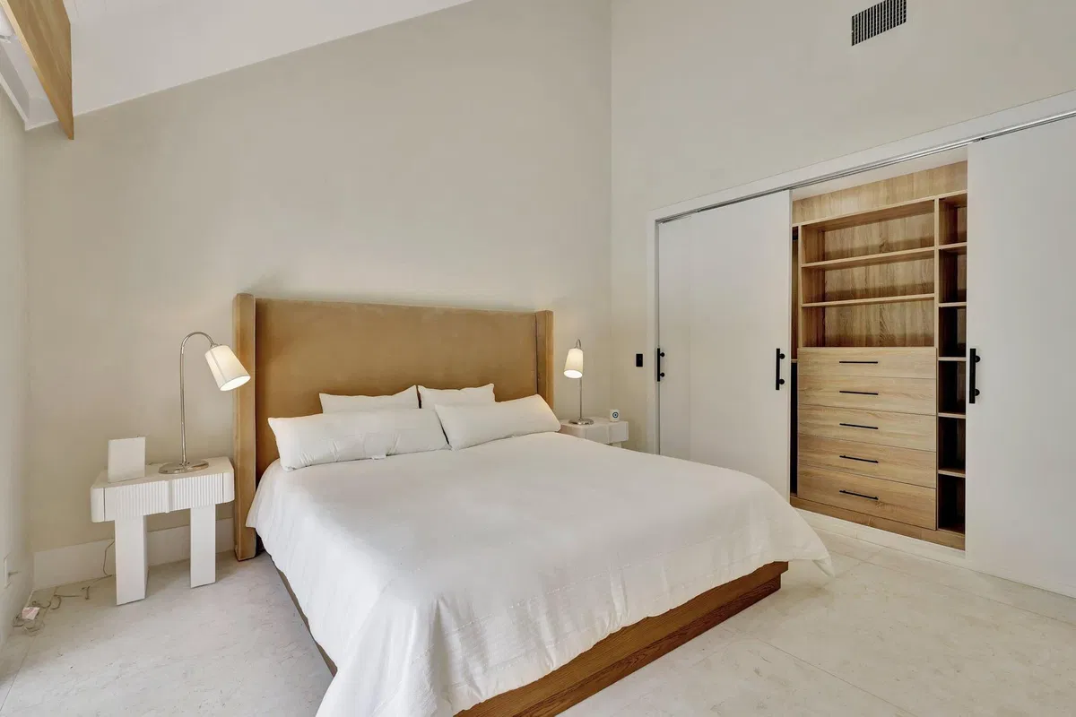 Pebblewood Residence photo 16