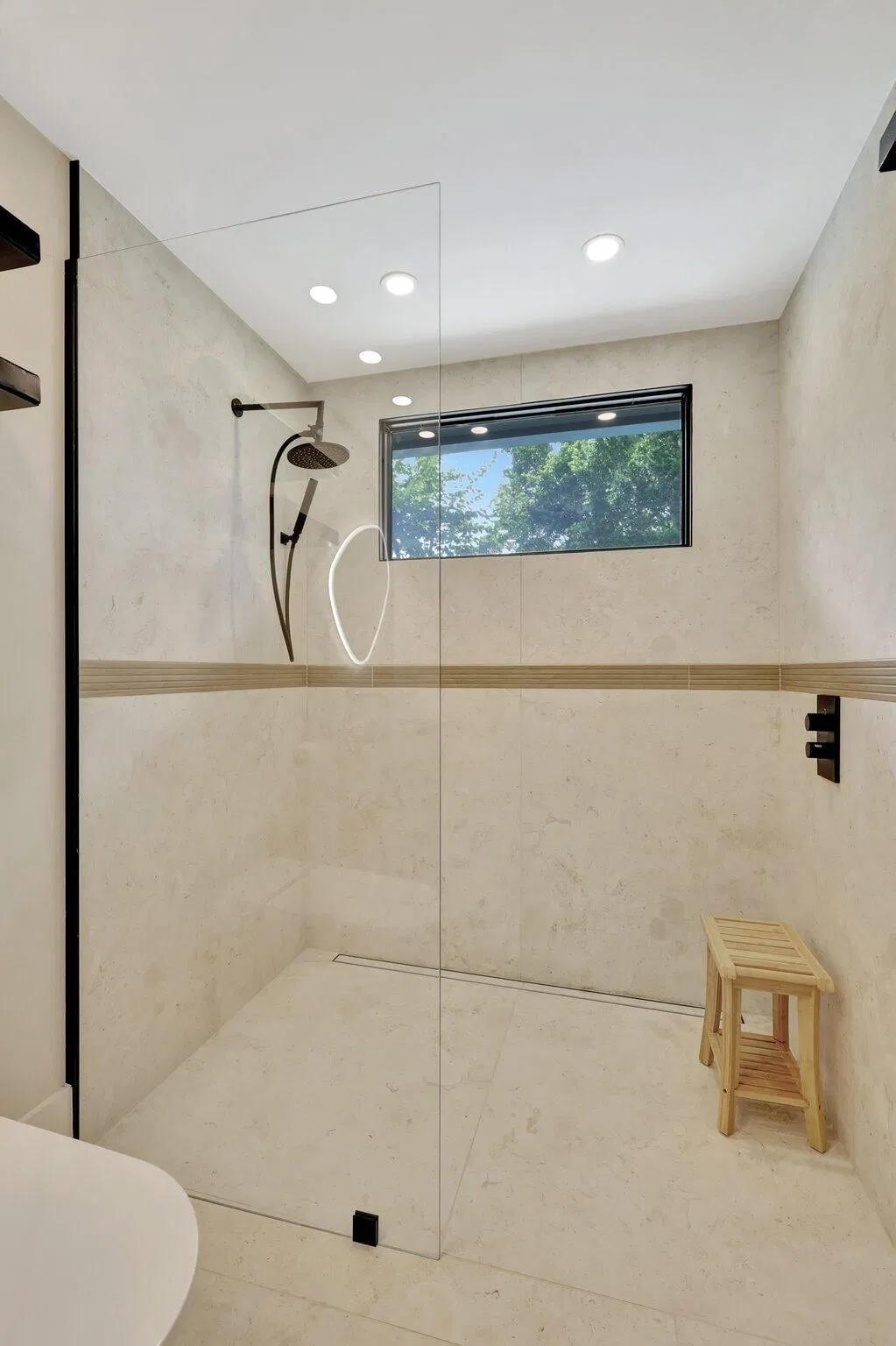 Pebblewood Residence photo 19