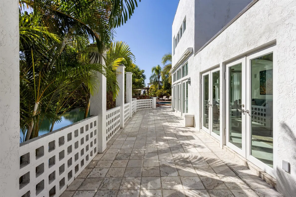 Residence photo 19