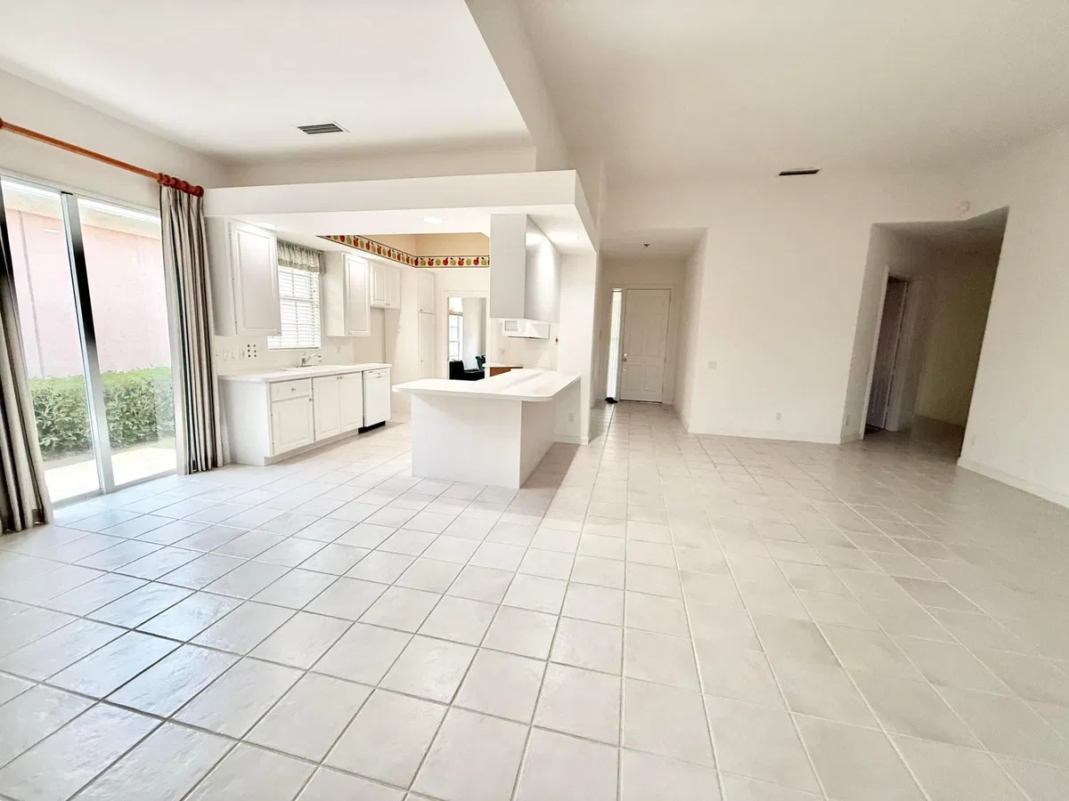 Residence photo 4
