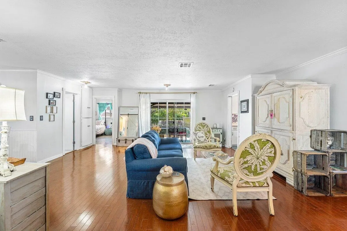  Residence photo 7