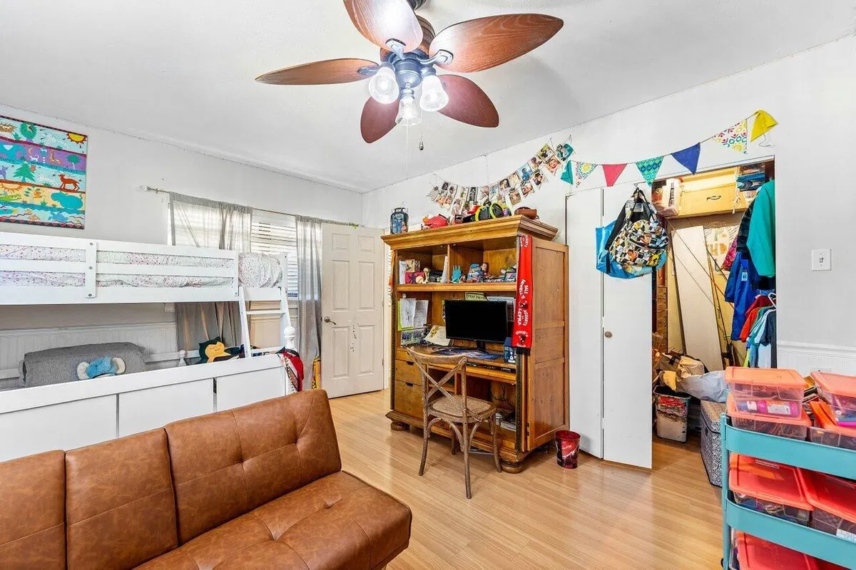  Residence photo 25