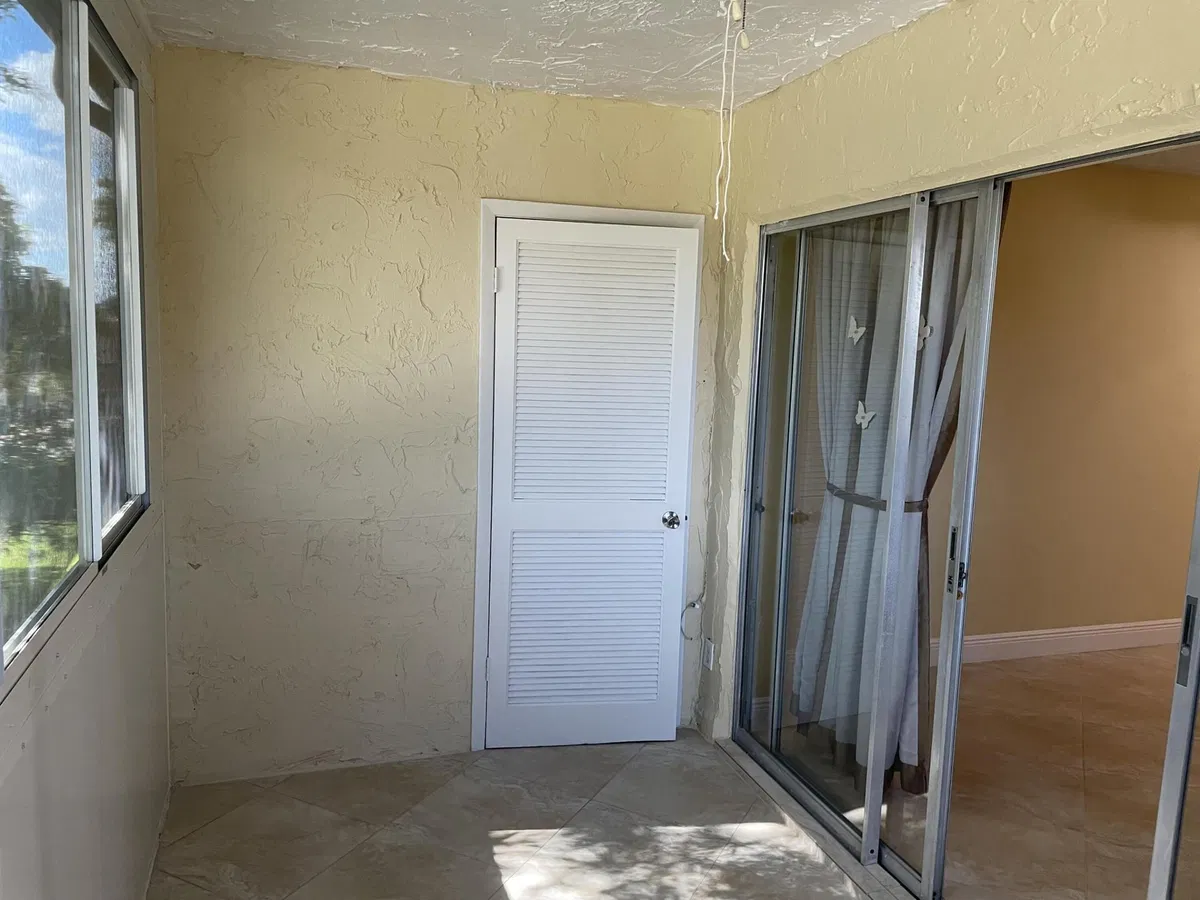 Unit 315 photo 22