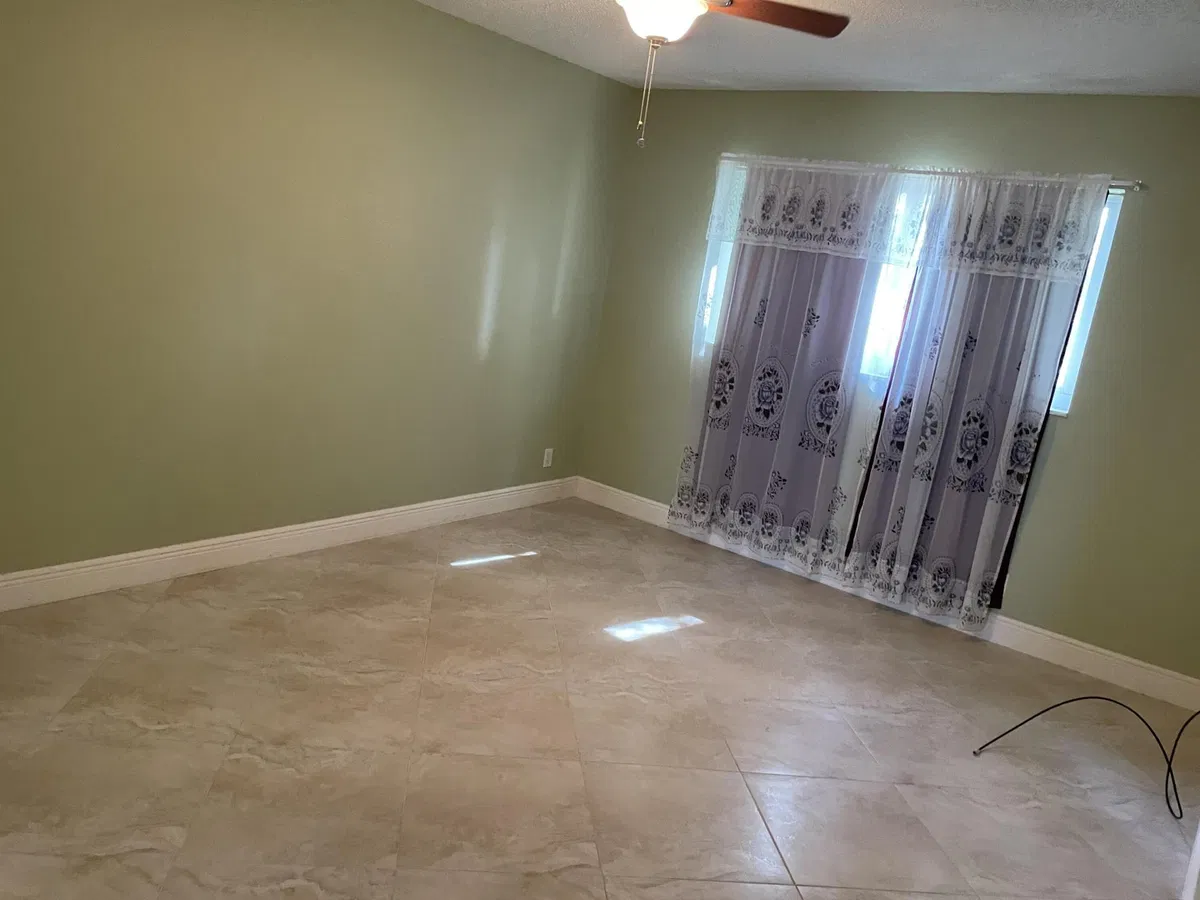 Unit 315 photo 31