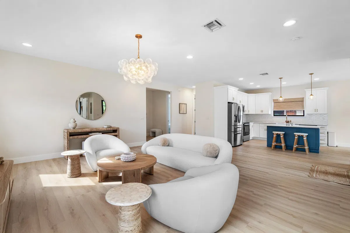 SoSo West Palm Beach Residence
