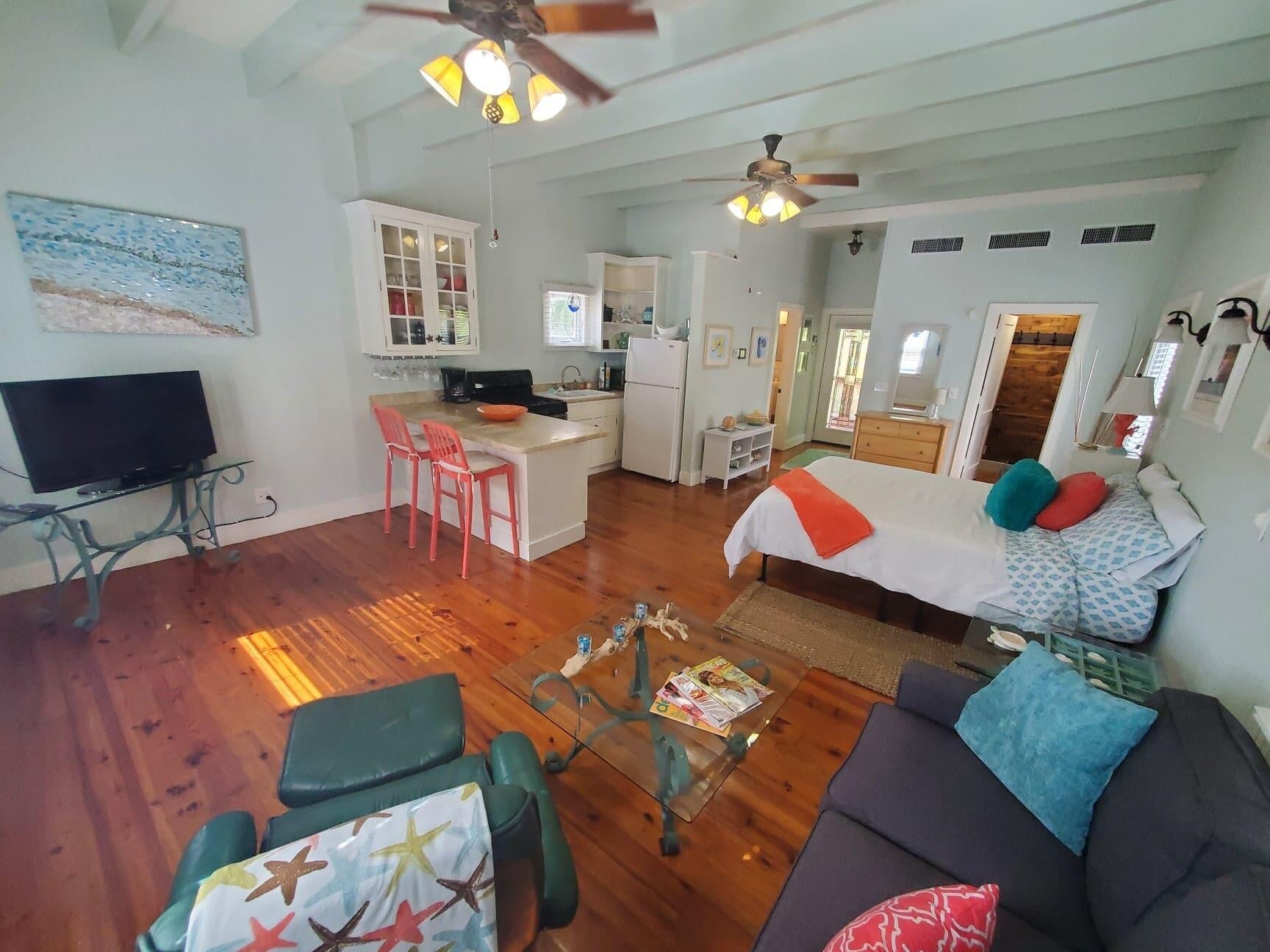 Downtown Delray Beach Unit Key Lime Suite photo 7