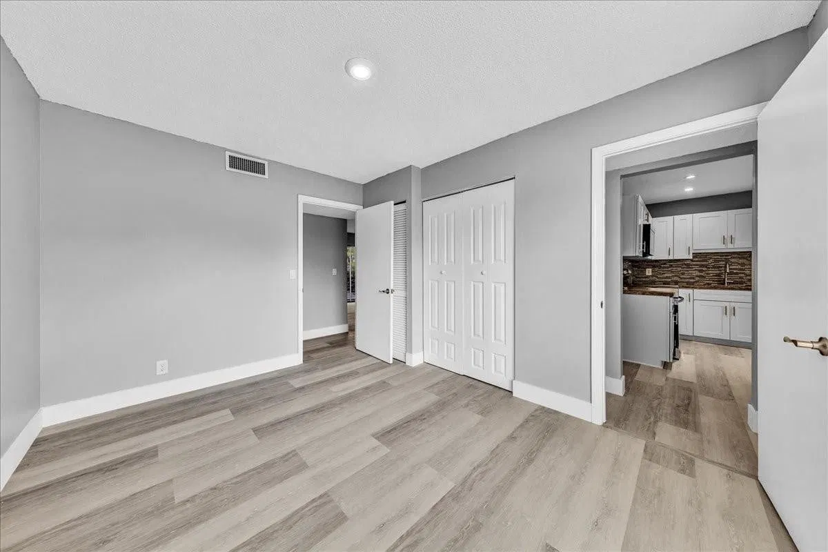  Unit C31 photo 22