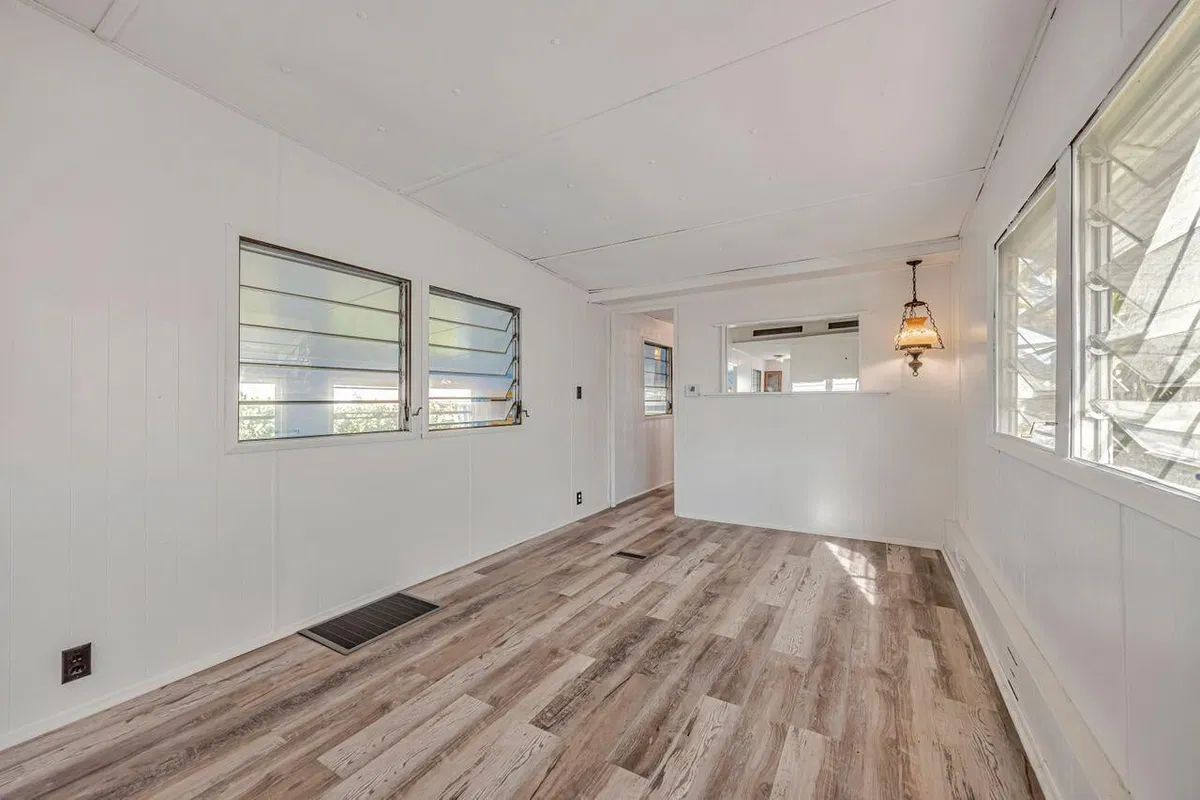 Residence photo 16
