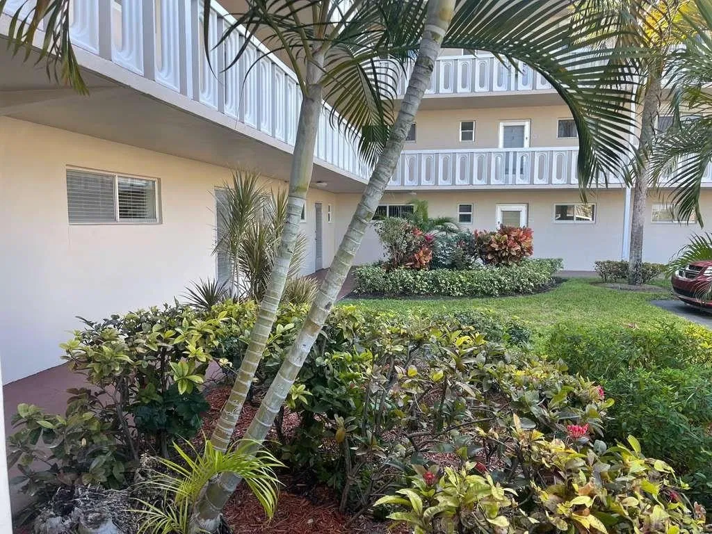 Unit 108 photo 19