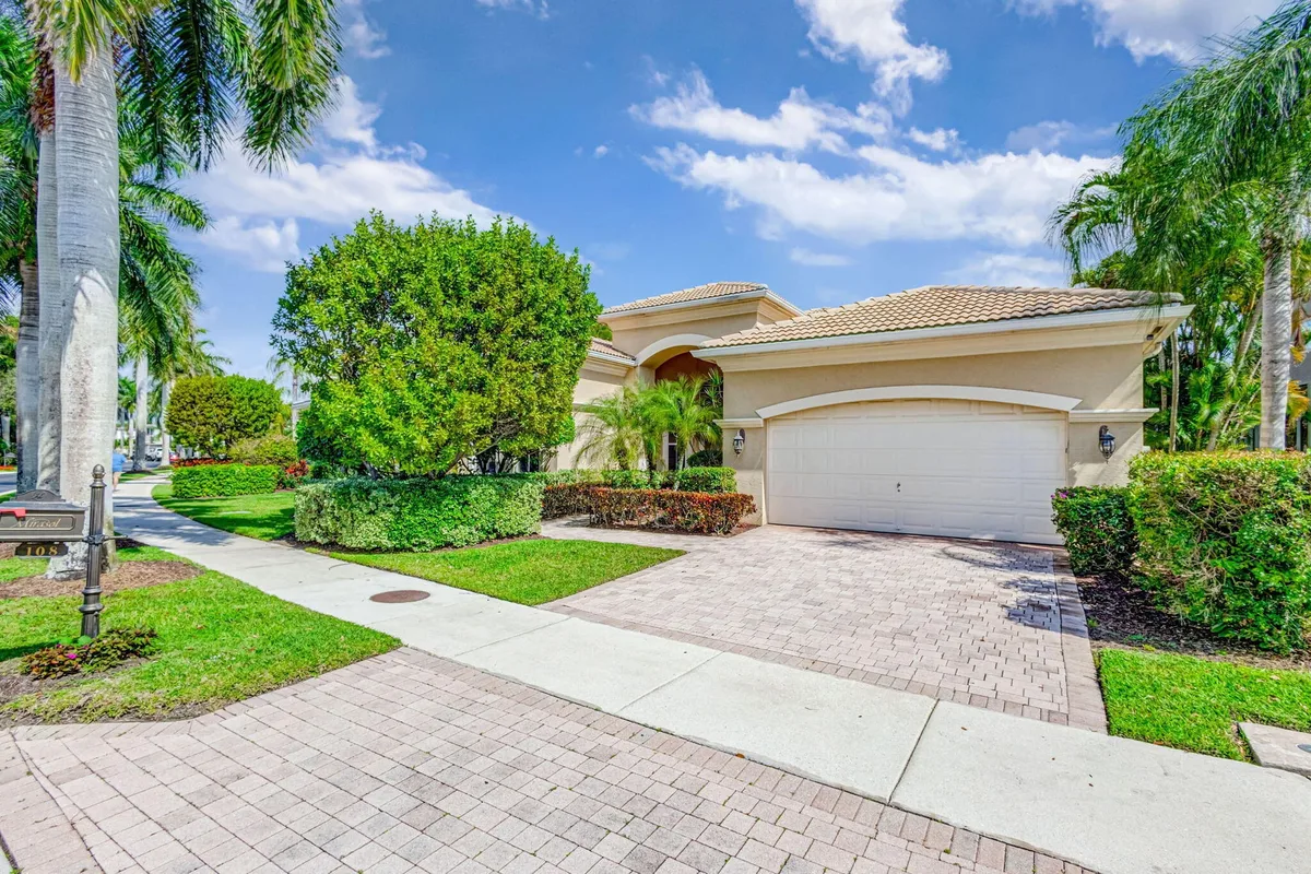 Mirasol Country Club Residence
