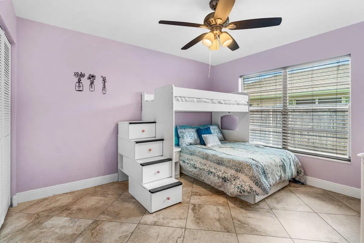 Residence photo 16
