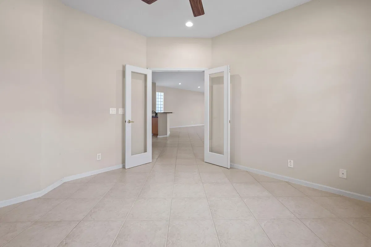 Residence photo 31