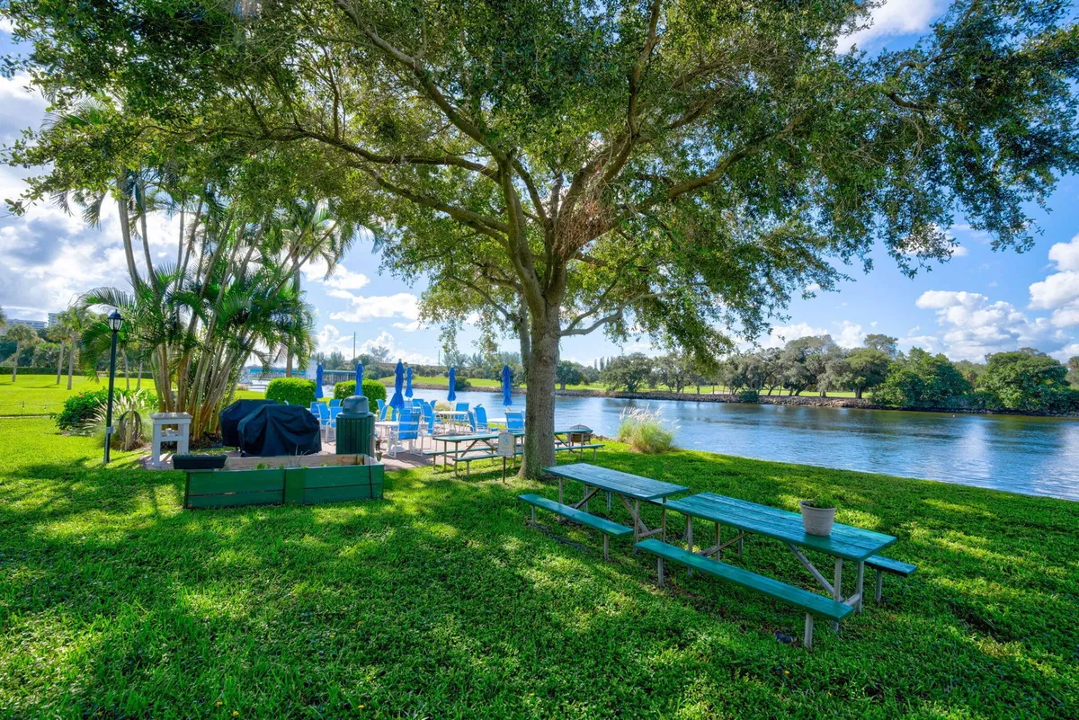 Golfview North Palm Beach I Unit 207 photo 25