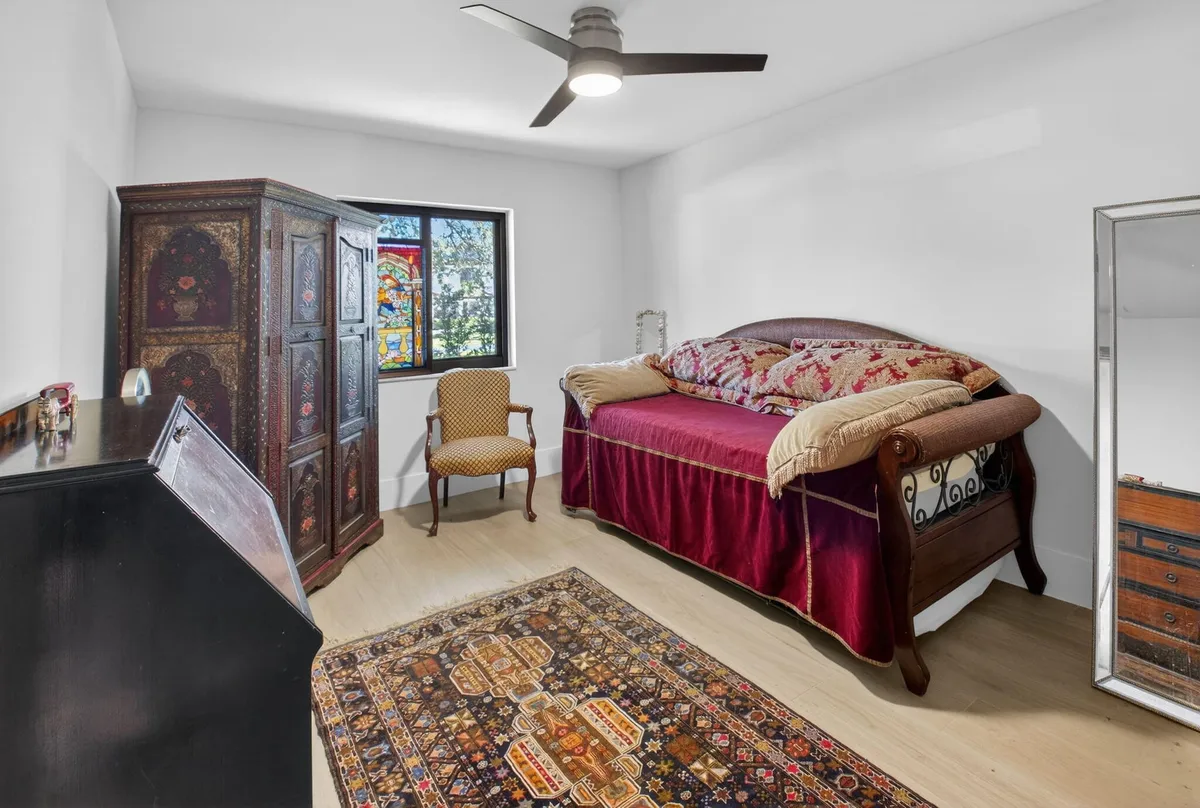 Residence photo 28
