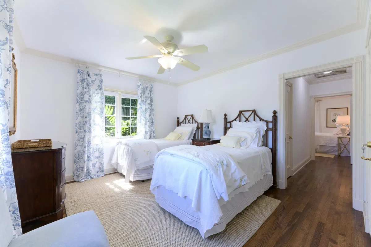 Residence photo 16
