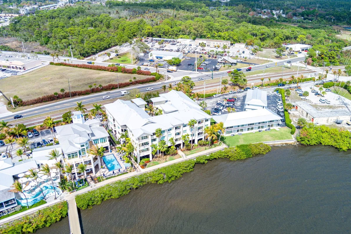 Harborage Yacht Club Unit 302 photo 40