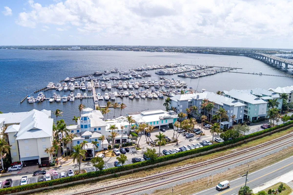 Harborage Yacht Club Unit 302 photo 46