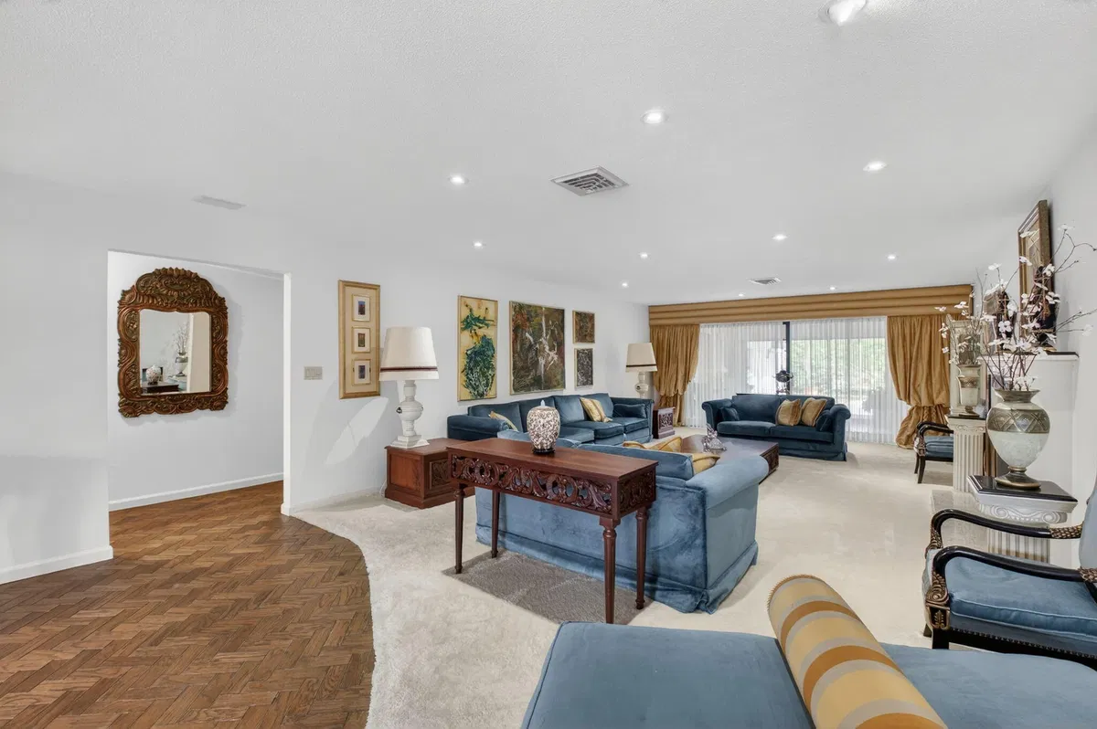 Boca Bath & Tennis Residence photo 10