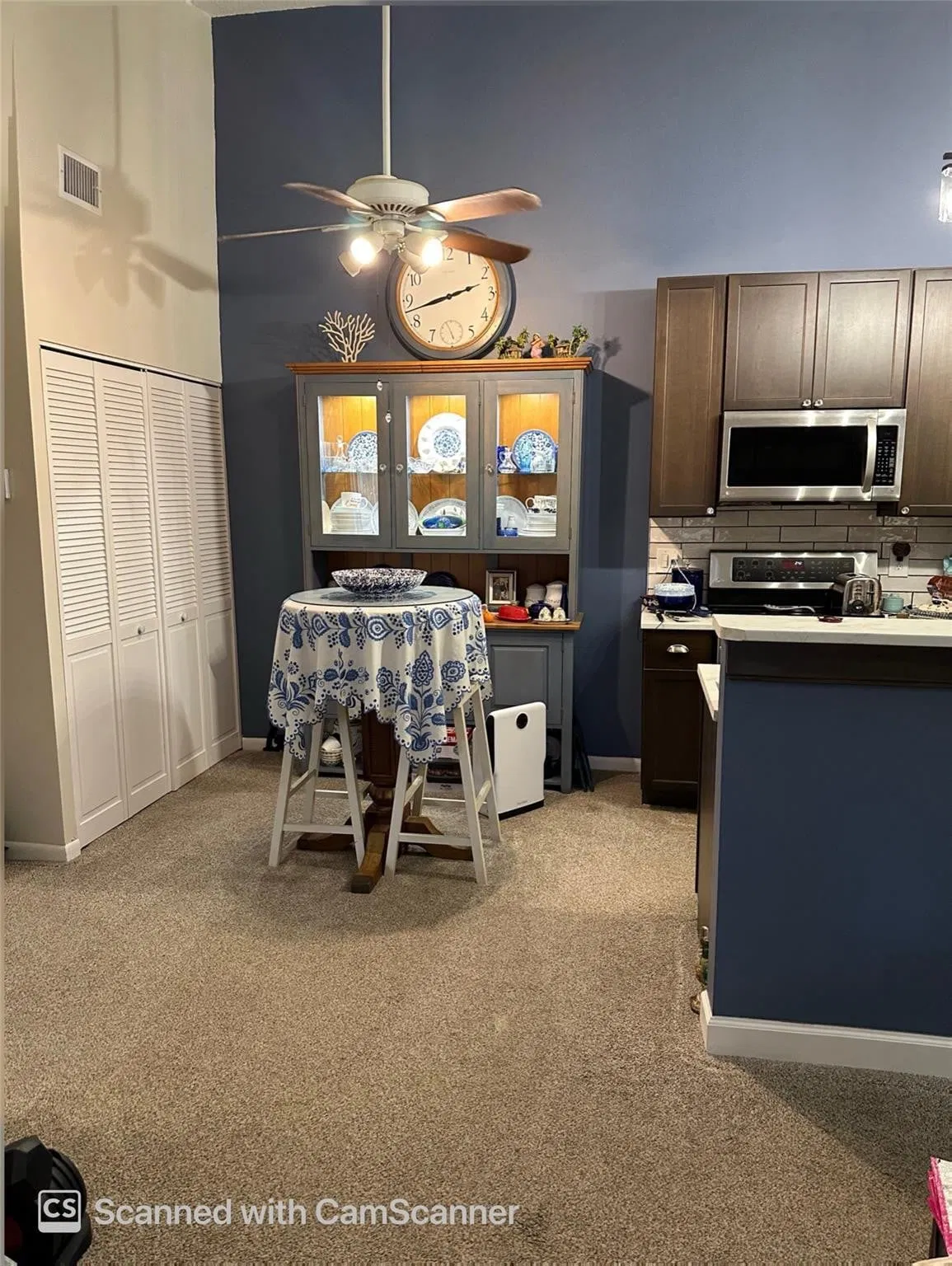 Unit H photo 13