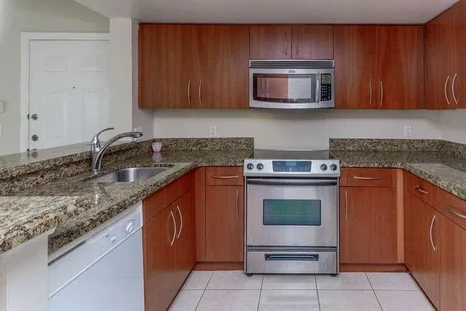 Unit 1508 photo 7