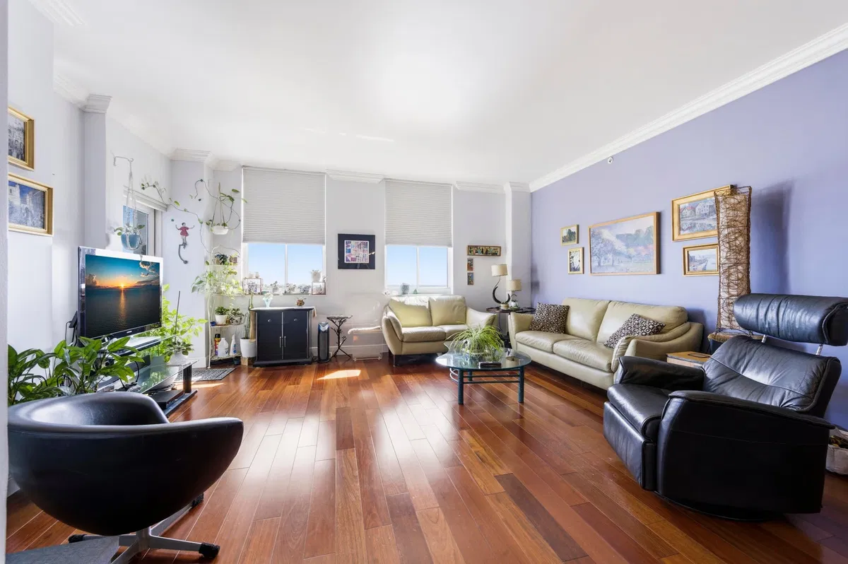 The Strand Unit 1004 photo 7