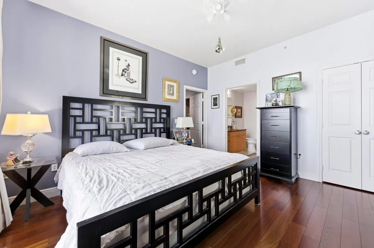 The Strand Unit 1004 photo 10