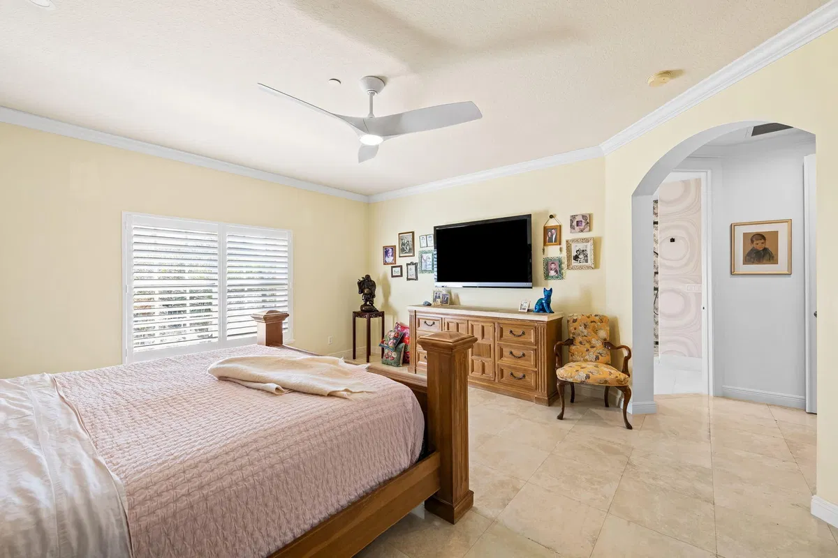 Residence photo 16