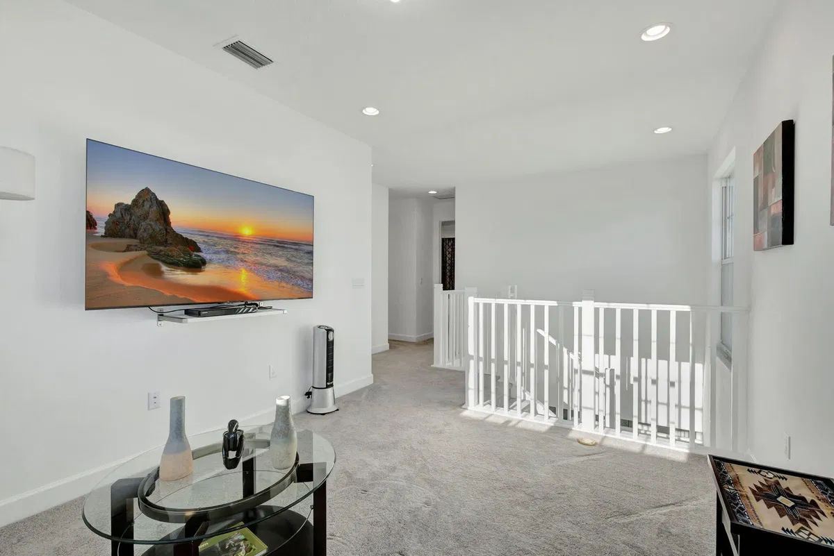 Residence photo 16