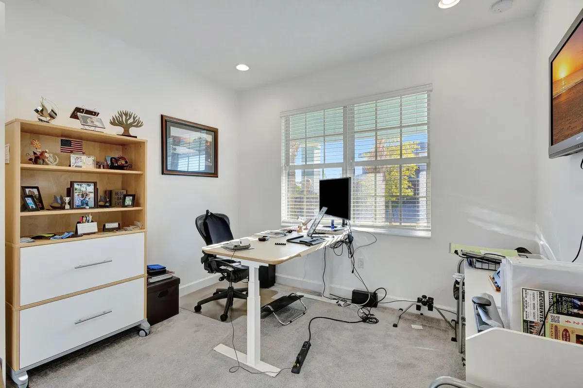 Residence photo 19