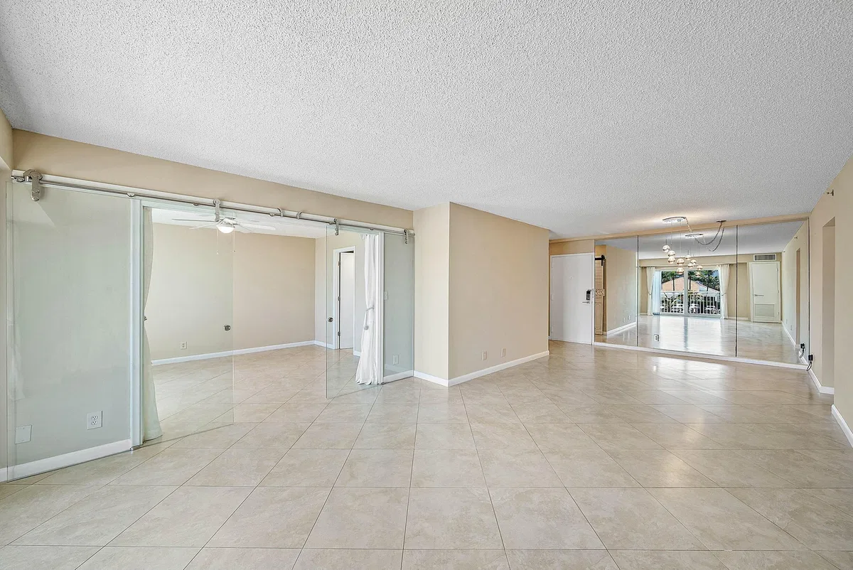 Unit 207 photo 34