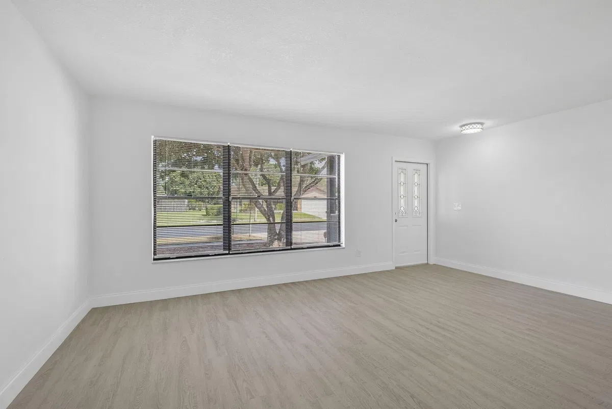  Residence photo 7