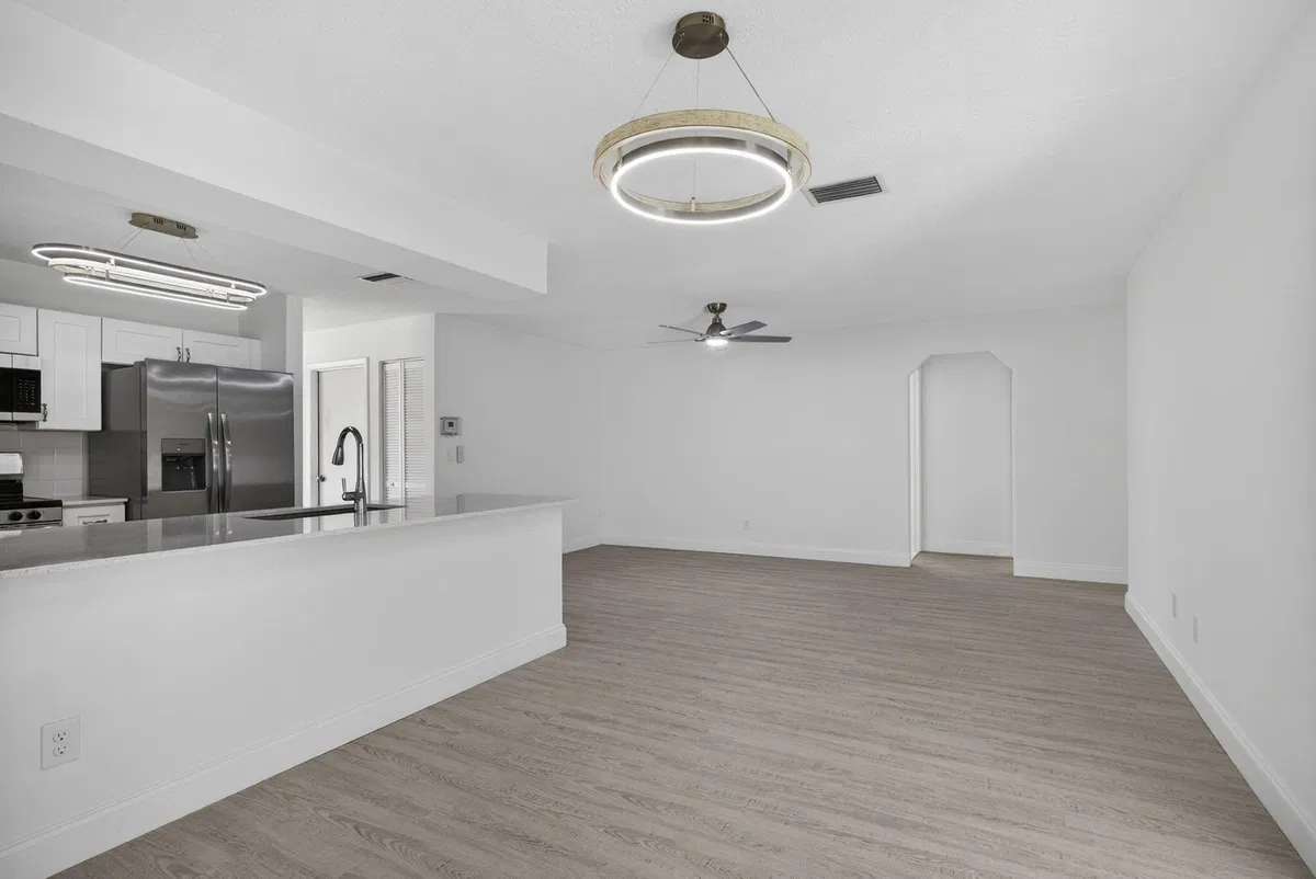  Residence photo 10