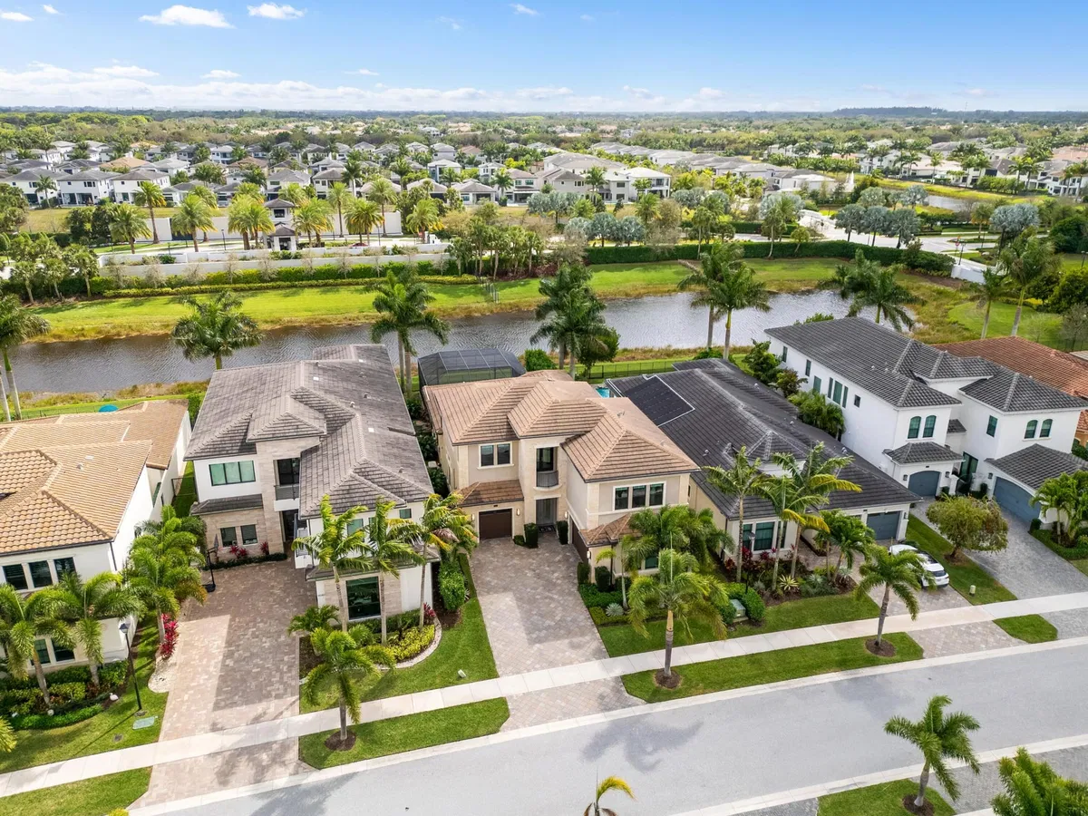Boca Bridges Residence photo 52